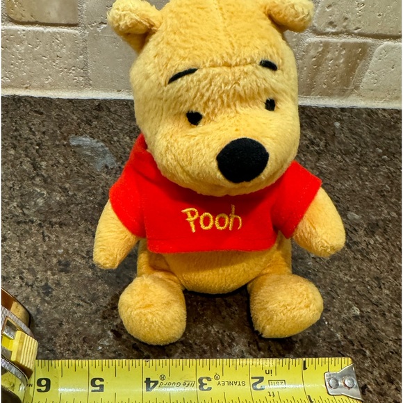 Vintage Winnie The Pooh Sitting With Red T- Shirt - Picture 6 of 8